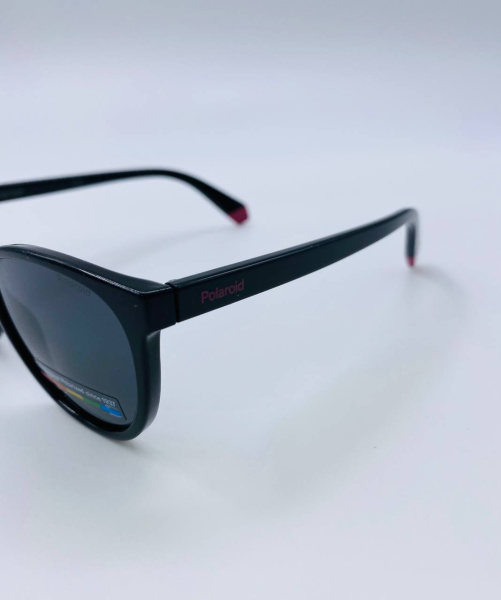 Солнцезащитные женские очки Polaroid PLD 8047/S (черные)