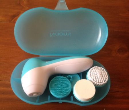 Набор для очищения и массажа кожи лица 4 в 1 «NAOMI»